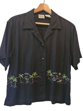 Vtg. 100% Rayon. Weekend Clothes Line Embroidered Resort Camp Shirt Size Medium